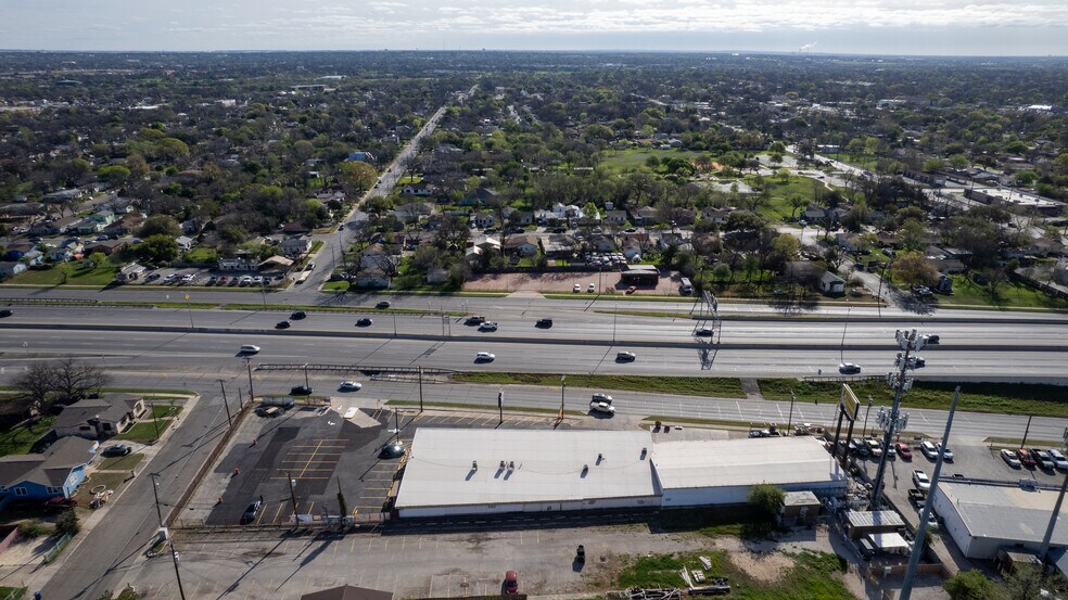 More Photos Of 4407 I-35 Fwy, San Antonio Unknown For Lease