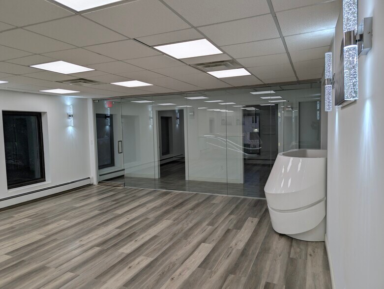 More Photos Of 245 Engle St, Englewood Coworking Space