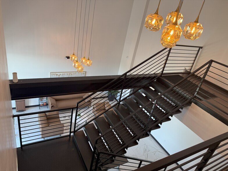 More Photos Of 282 W Hudson Rd, Rogers Flex For Lease