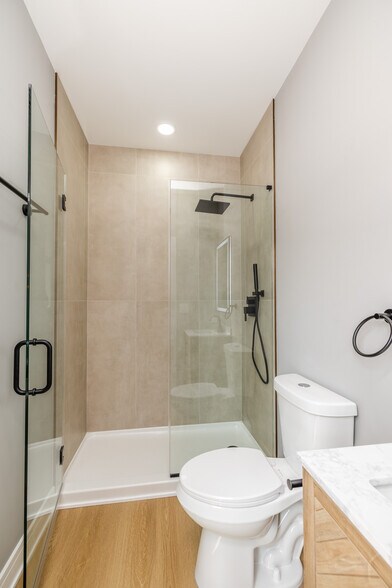 More Photos Of 3018 Polk st, Chicago Apartments For Sale