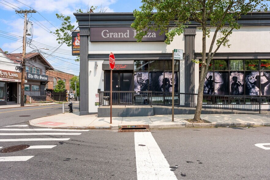 More Photos Of 29B Nelson Ave, Staten Island General Retail For Lease