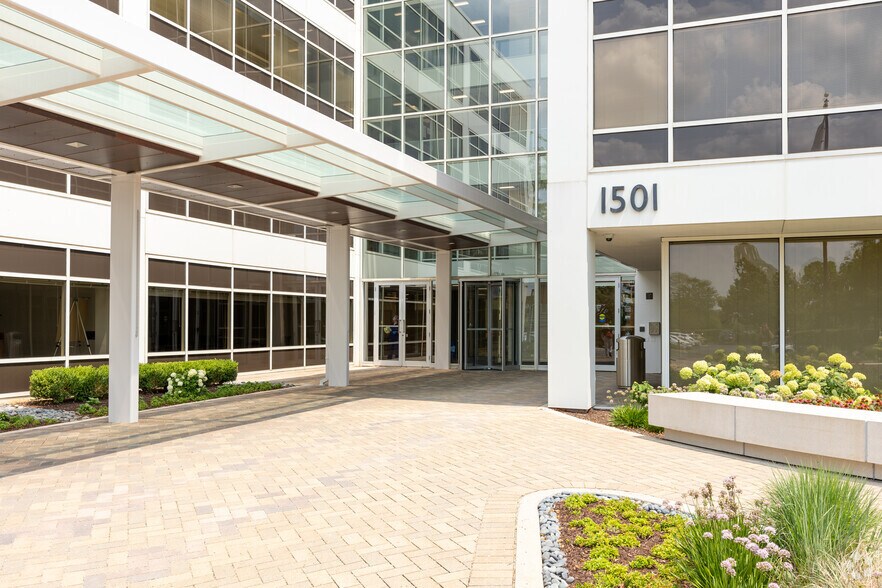 More Photos Of 1515 E Woodfield Rd, Schaumburg Unknown For Sale