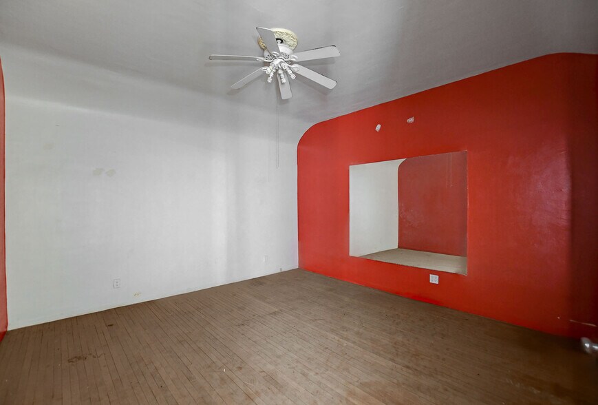 More Photos Of 901 E Ogden Ave, Las Vegas General Retail For Sale