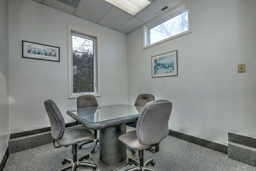 More Photos Of 1948 Chapel St, New Haven Office For Sale