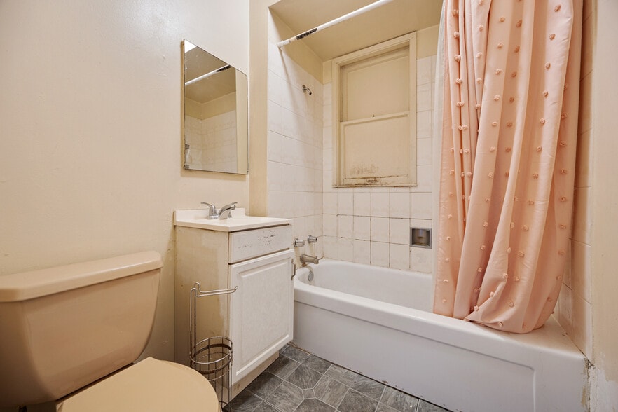 More Photos Of 6355-6357 S Francisco Ave, Chicago Apartments For Sale