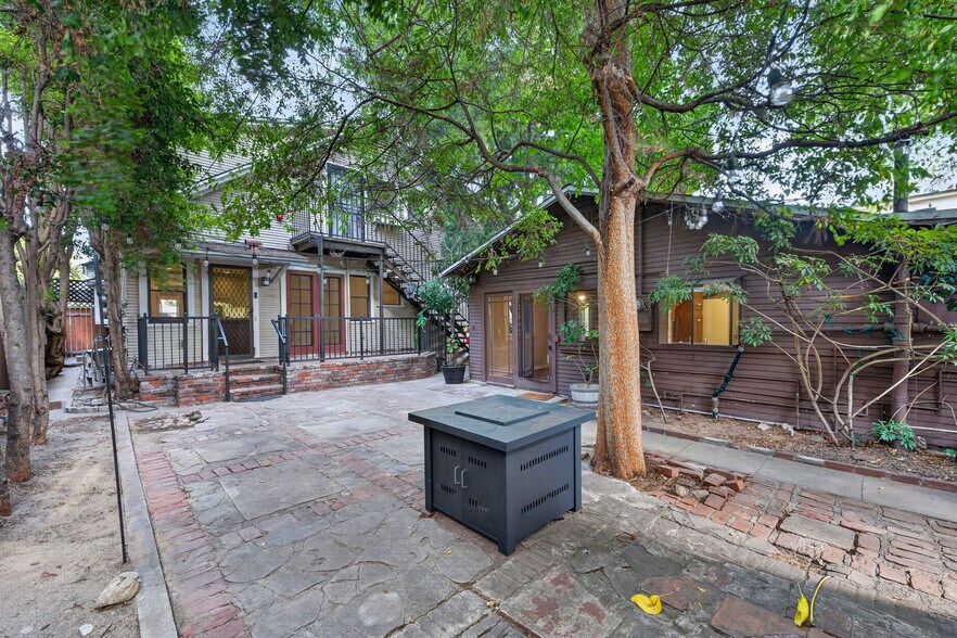 More Photos Of 119 S Adams St, Glendale Multifamily For Sale