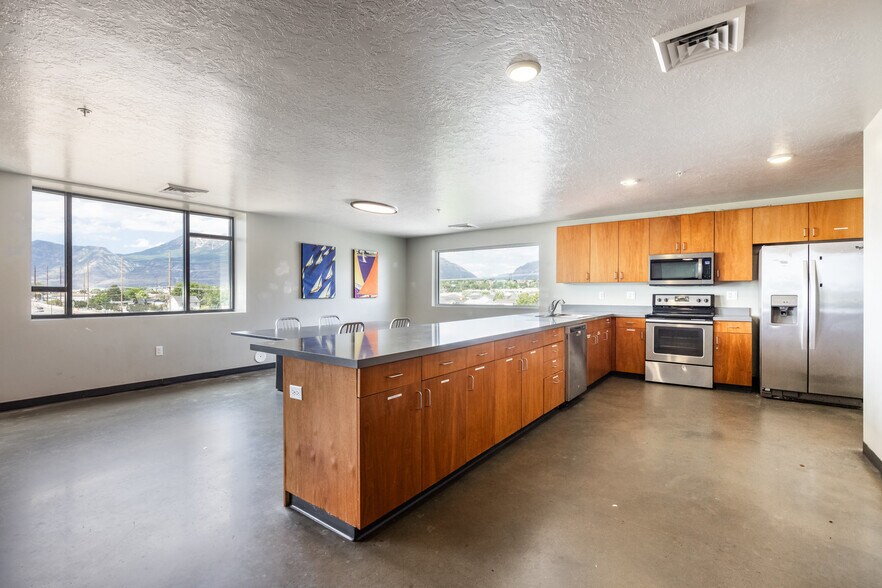 More Photos Of 600 S Geneva Rd, Orem Schools For Sale