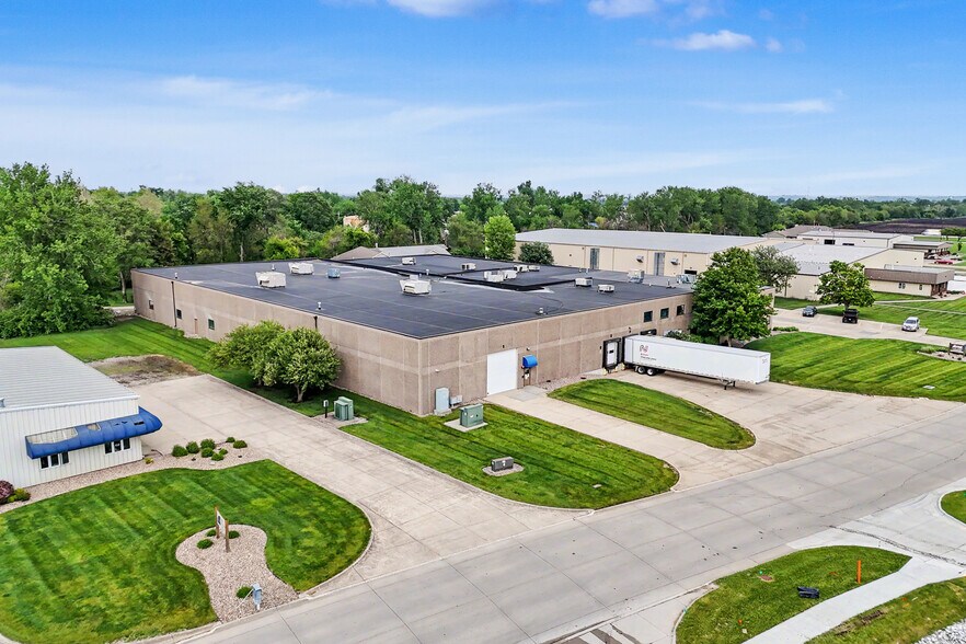 More Photos Of 201 Campus Dr, Huxley Industrial For Sale