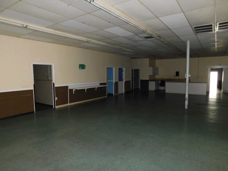 More Photos Of 813 N Lake Parker Ave, Lakeland Freestanding For Lease