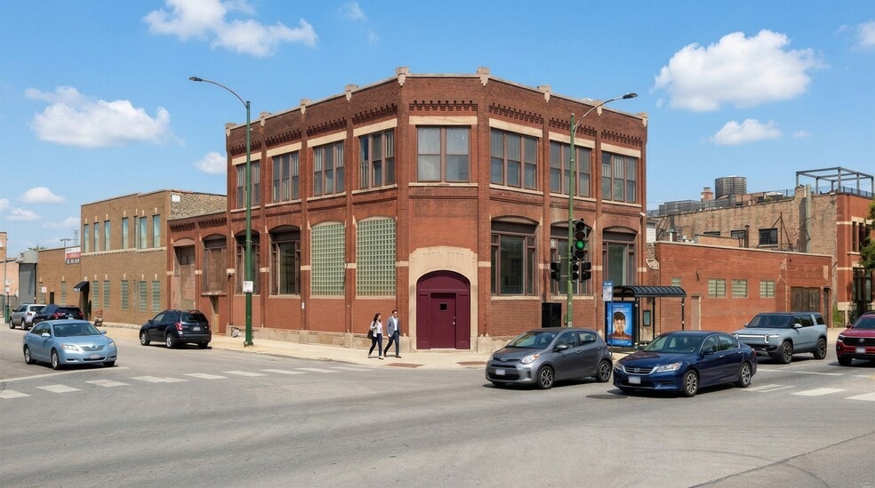 Primary Photo Of 300 N Ashland Ave, Chicago Storefront Retail Residential For Lease