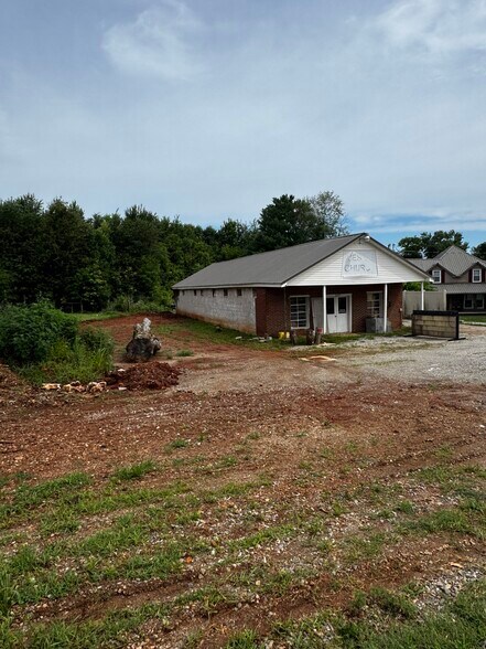 More Photos Of 7589 Winchester Rd, New Market Flex For Sale