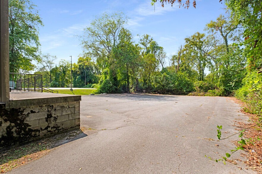 More Photos Of 802 S Church St, Murfreesboro Industrial For Lease