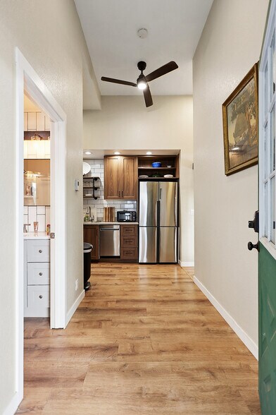 More Photos Of 501 Deschutes Ave, Maupin Freestanding For Sale