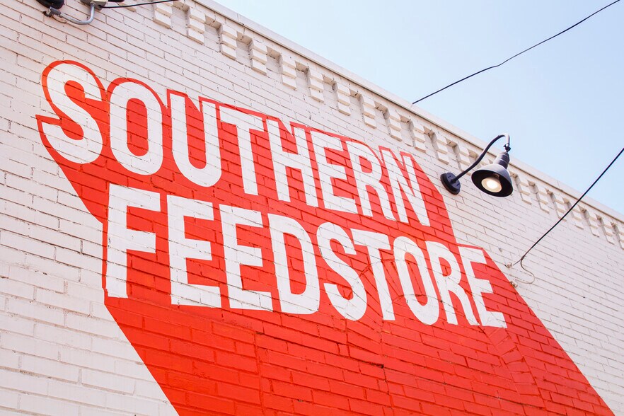 More Photos Of 1245 Glenwood Ave SE, Atlanta Bar For Lease