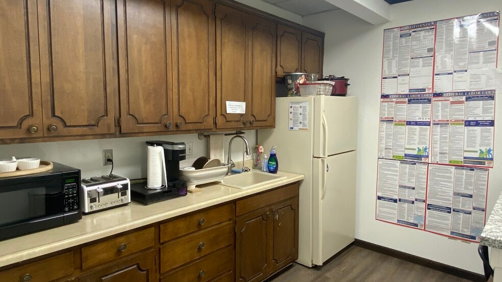 More Photos Of 3451 Longview Dr, Sacramento Office For Sale