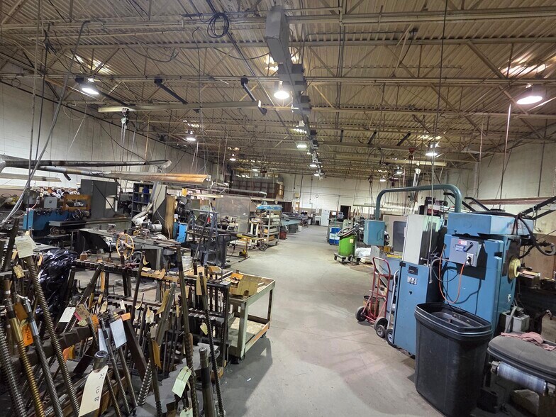 More Photos Of 21391 Carlo Dr, Clinton Township Warehouse For Sale