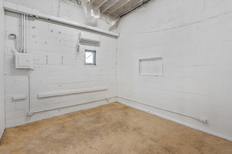 More Photos Of 112 Troutman St, Brooklyn Warehouse For Lease