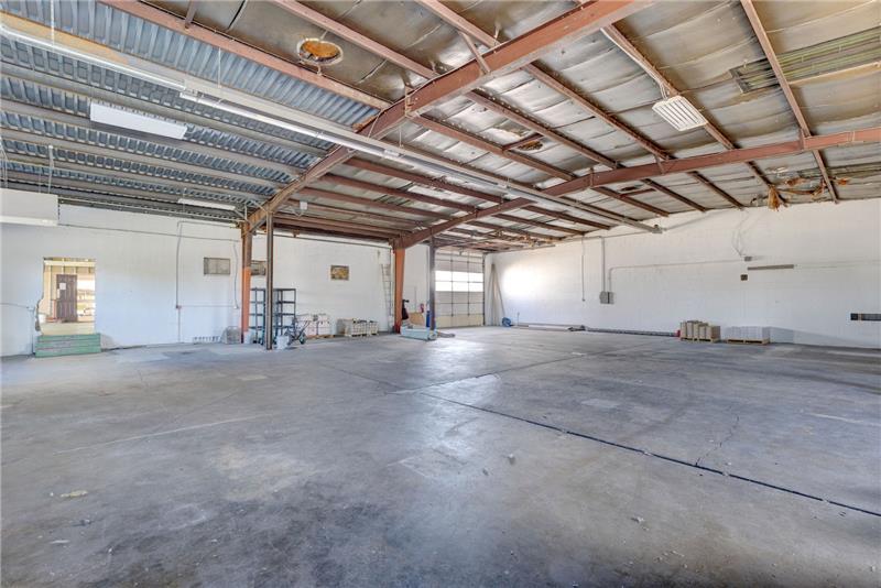 More Photos Of 6220-6226 Raytown Rd, Raytown Flex For Sale