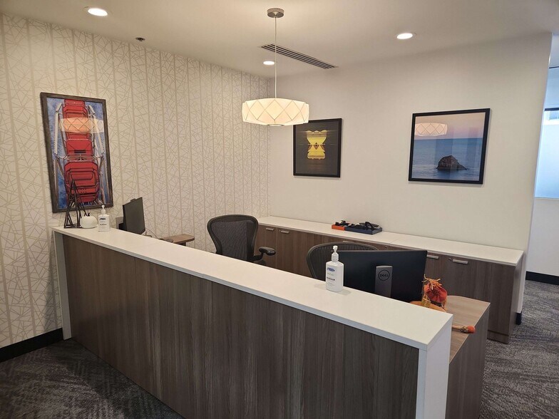 More Photos Of 201 N Illinois St, Indianapolis Office For Lease