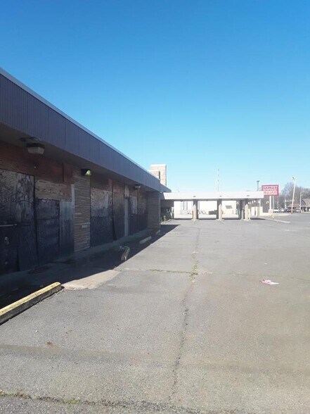 More Photos Of 5836 Mansfield Rd, Shreveport Bank For Sale