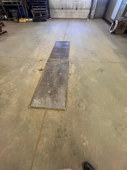 More Photos Of 2104 6th St, Nisku Manufacturing For Sale