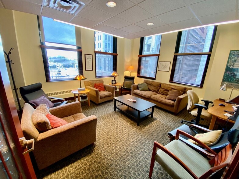 More Photos Of 50 E Washington St, Chicago Office For Sale