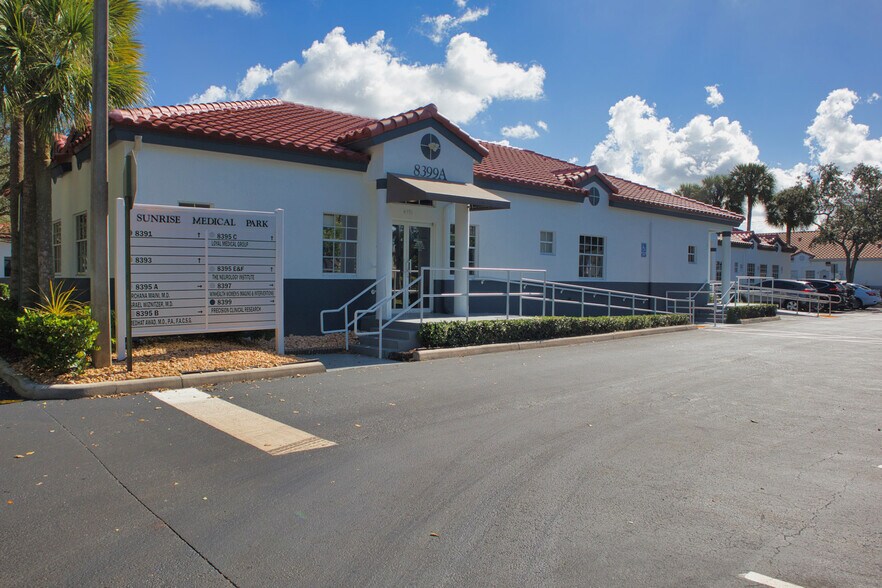 More Photos Of 8391-8397 W Oakland Park Blvd, Sunrise Unknown For Lease
