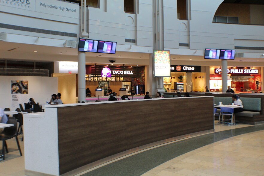 More Photos Of 49 W Maryland St, Indianapolis General Retail For Lease