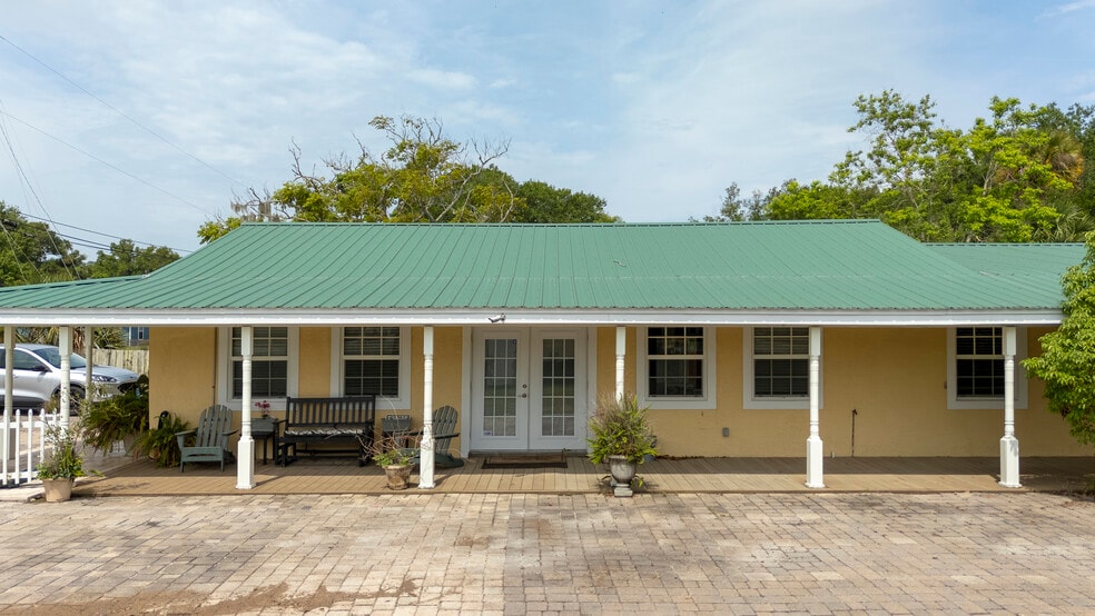 More Photos Of 3526 Ellis Ln, Mims Freestanding For Sale
