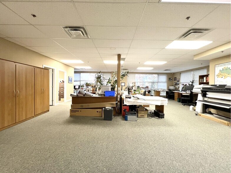 More Photos Of 998 Harbourside Dr, North Vancouver Showroom For Sale