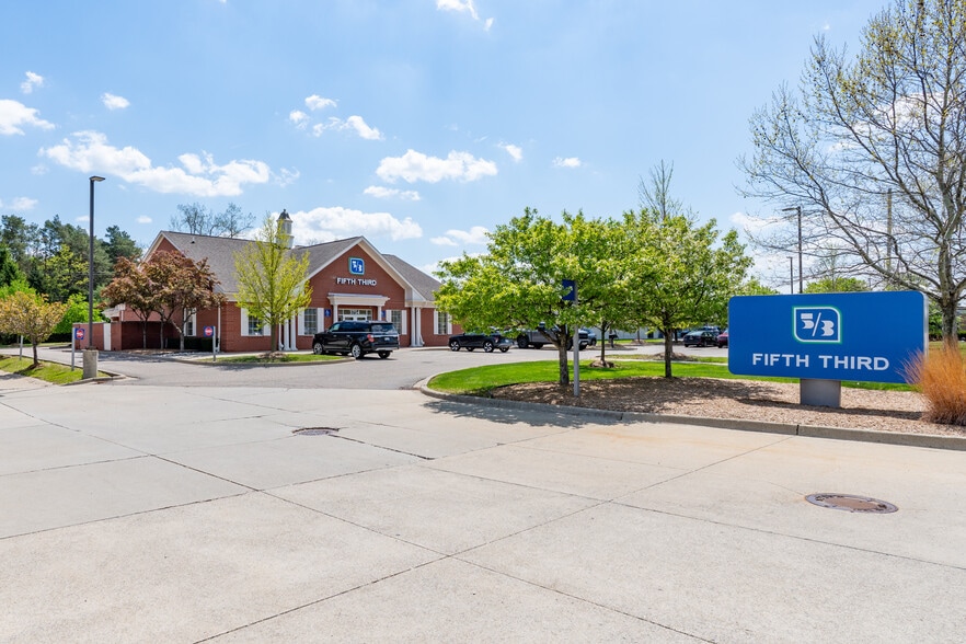 Primary Photo Of 3754 Rochester Rd, Troy Bank For Sale