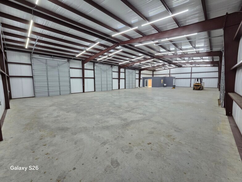 More Photos Of 2420 McKinney st, Rice Industrial For Lease