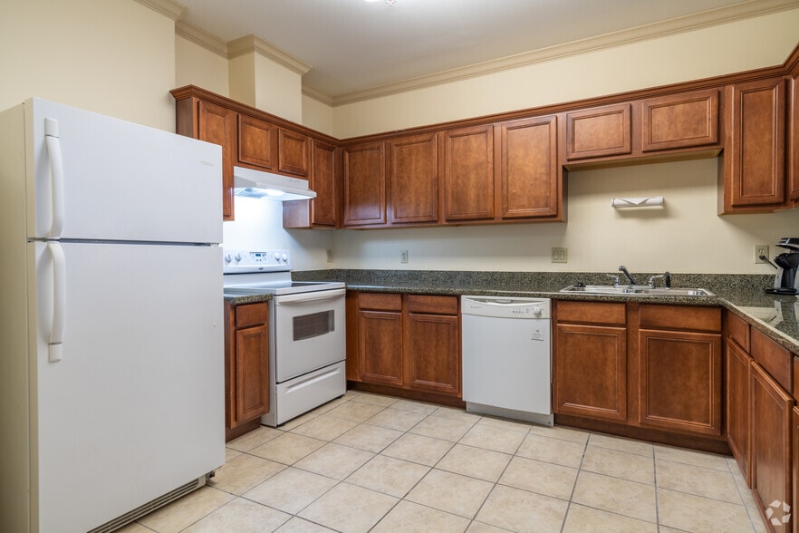 More Photos Of 908 W G St, La Porte Hotel For Sale