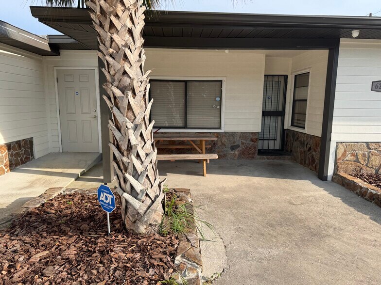 More Photos Of 6301 Causeway Blvd, Tampa Auto Repair For Lease