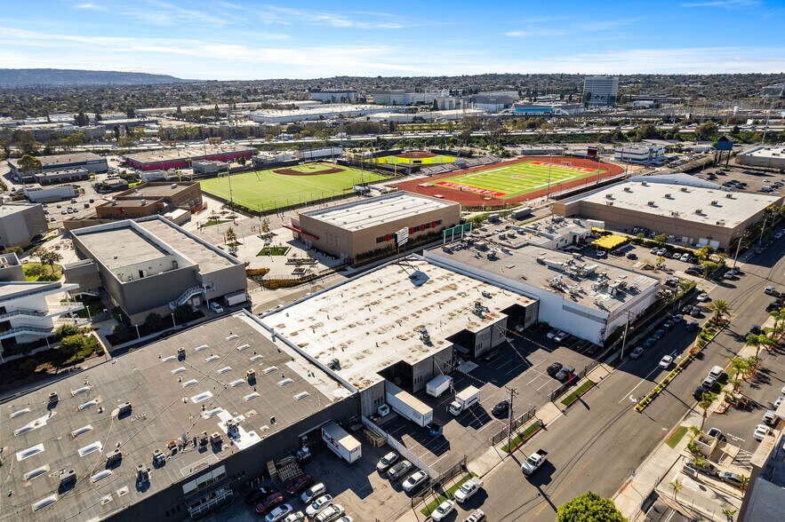 More Photos Of 4900 W 147th St, Hawthorne Service For Lease