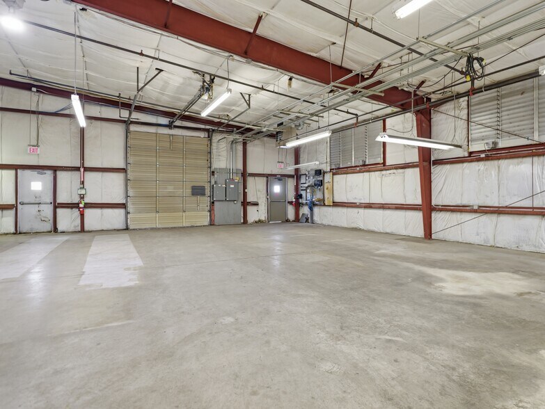More Photos Of 857 Willow Cir, Hagerstown Manufacturing For Lease