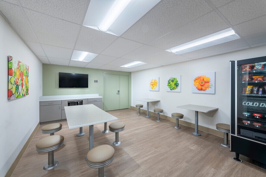 More Photos Of 200 E Joppa Rd, Towson Office For Lease
