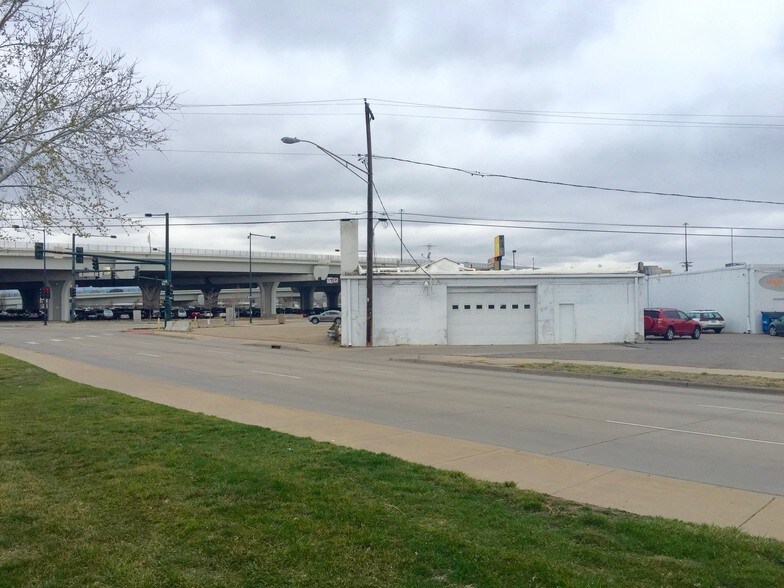 More Photos Of 788 S Broadway, Denver Storefront For Lease