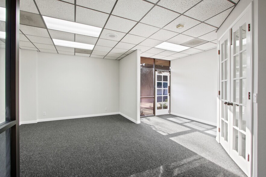 More Photos Of 1911 Carnegie Ave, Santa Ana Warehouse For Lease