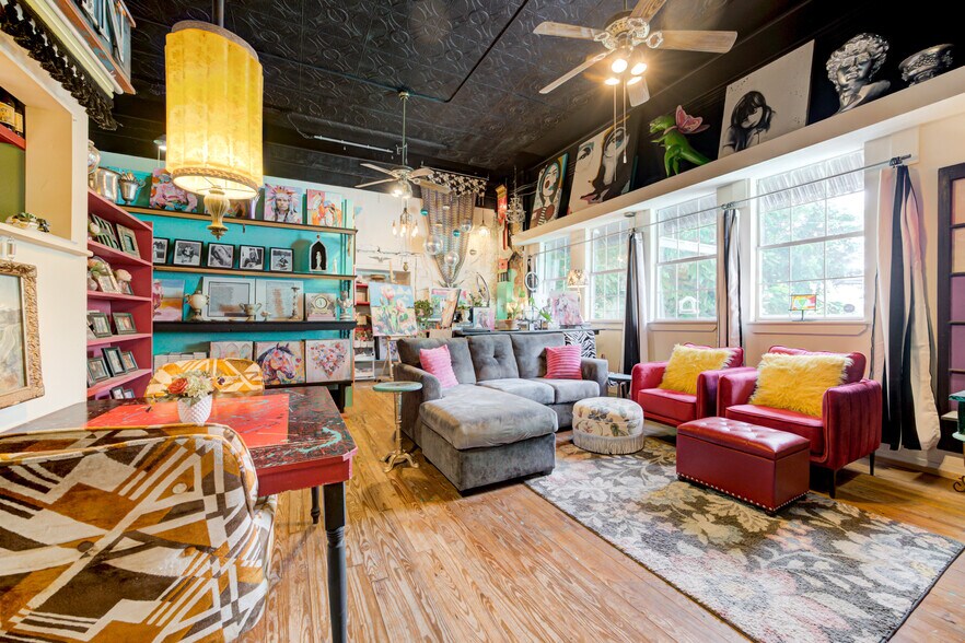 More Photos Of 117 W Harrison Ave, Guthrie Storefront Retail Residential For Sale