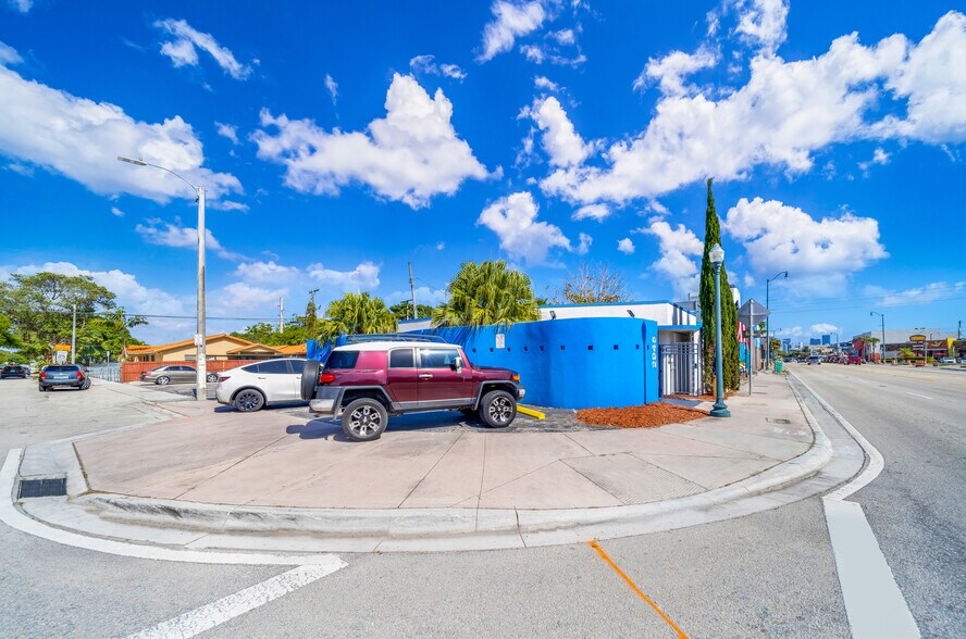 More Photos Of 2945 SW 8th St, Miami Medical For Sale