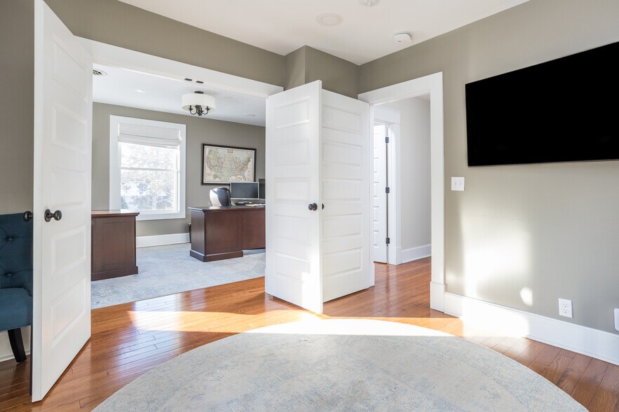 More Photos Of 502 W Main St, Danville Office For Sale