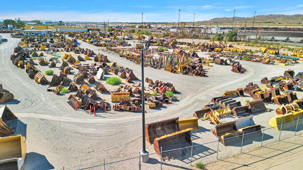 More Photos Of 1701 W Main St, Barstow Freestanding For Sale