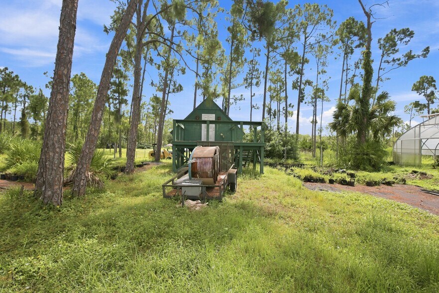 More Photos Of 8146 Tropicaire Blvd, North Port Specialty For Sale