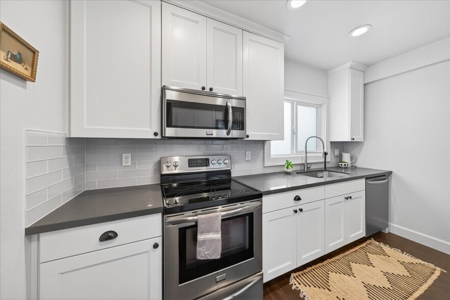 More Photos Of 3327 SE 50th Ave, Portland Office Residential For Sale