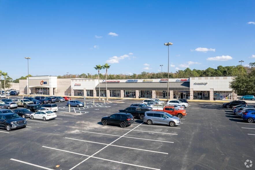 More Photos Of 8421-8481 S John Young Pky, Orlando General Retail For Lease