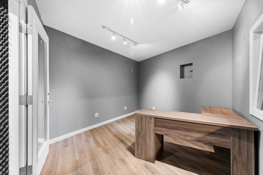 More Photos Of , Tujunga Unknown For Sale