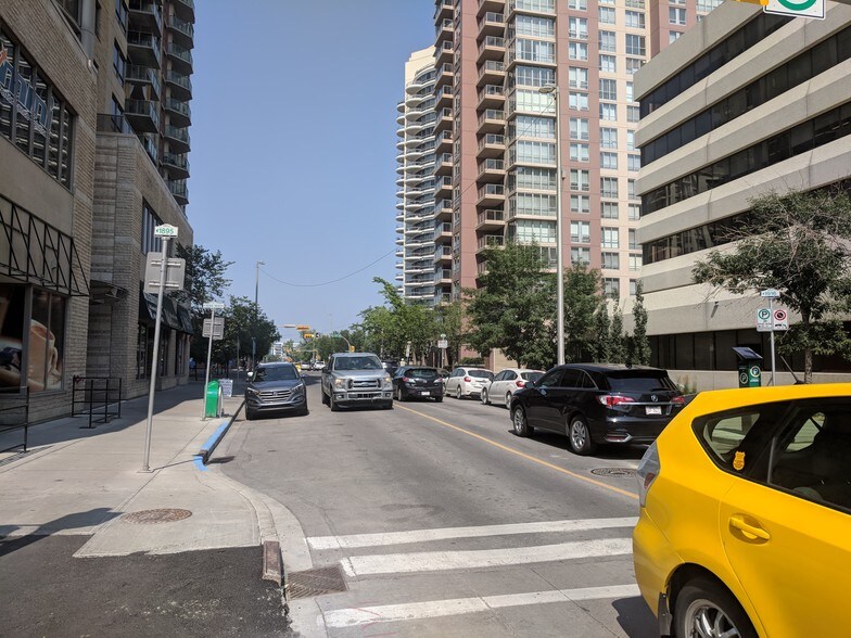 More Photos Of 683 10th St SW, Calgary Apartments For Sale