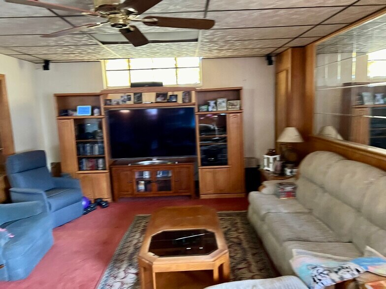 More Photos Of 2121 Ford Ave, Wyandotte Auto Repair For Sale
