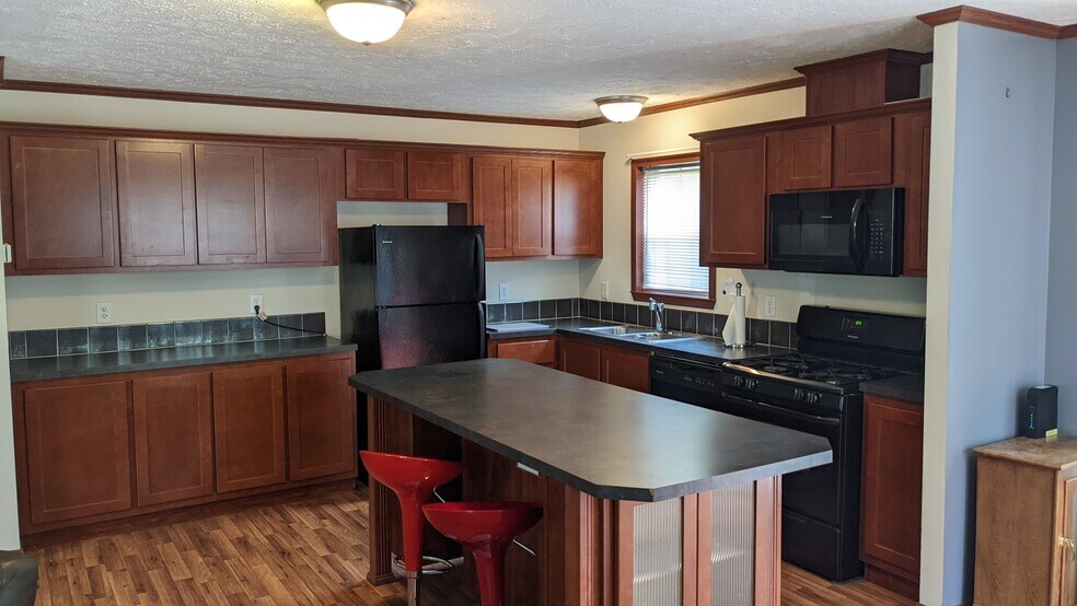 More Photos Of 26001 Heinz Rd, Willow River Specialty For Sale